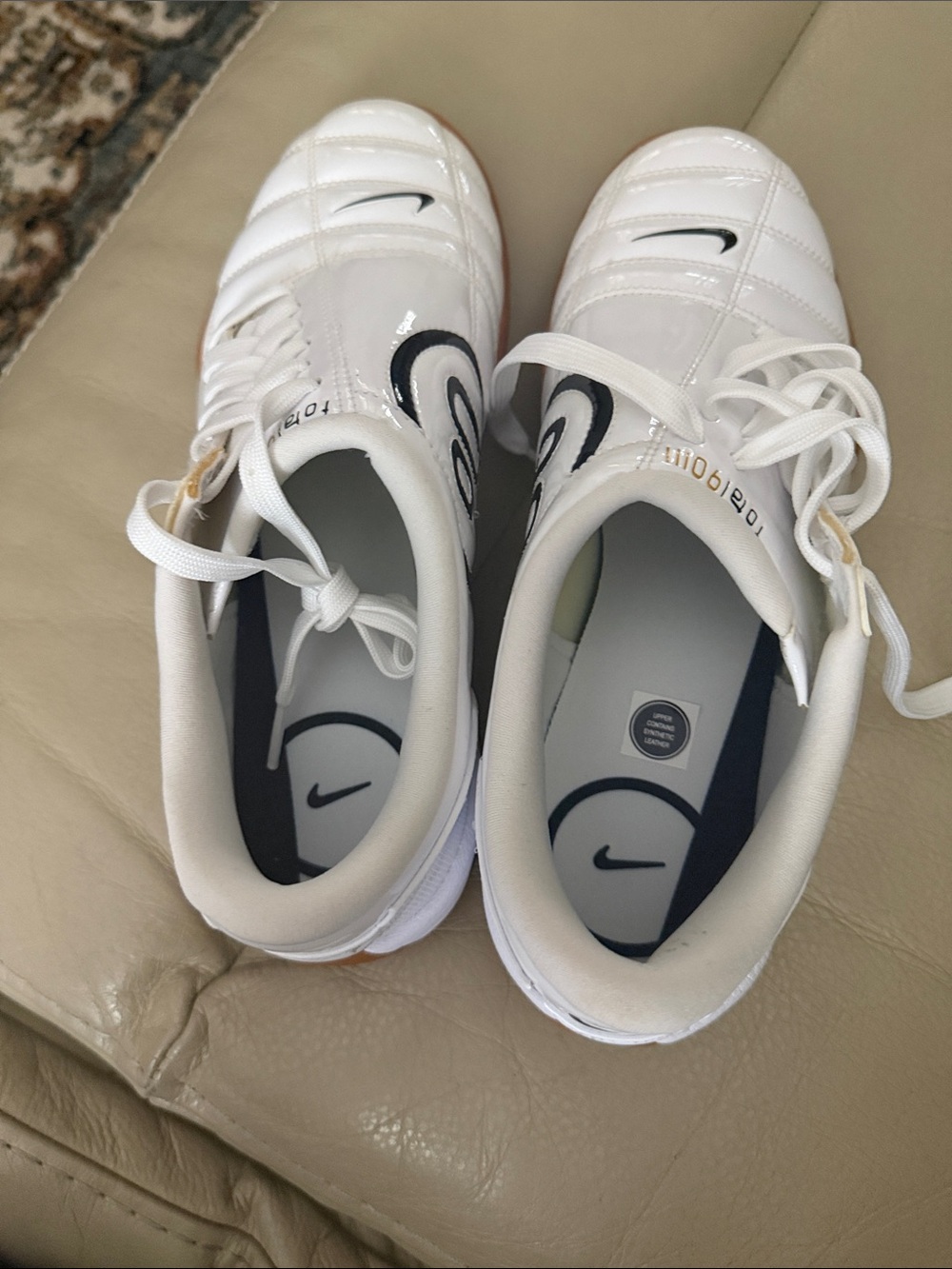 Women’s Nike White and Black Low-Top Sneakers Nike Total90, size 8
